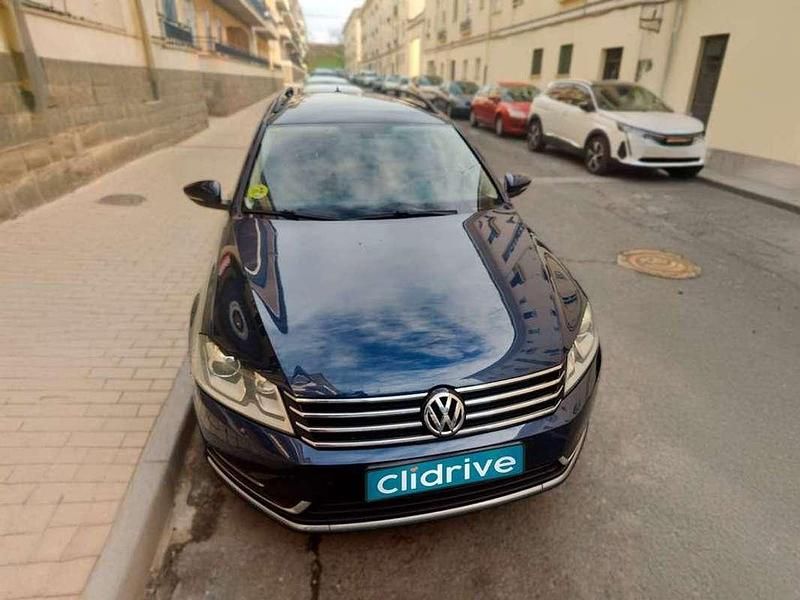 Usado VW Passat Advance 140 CV (102 kW) 2012 Azul Familiar