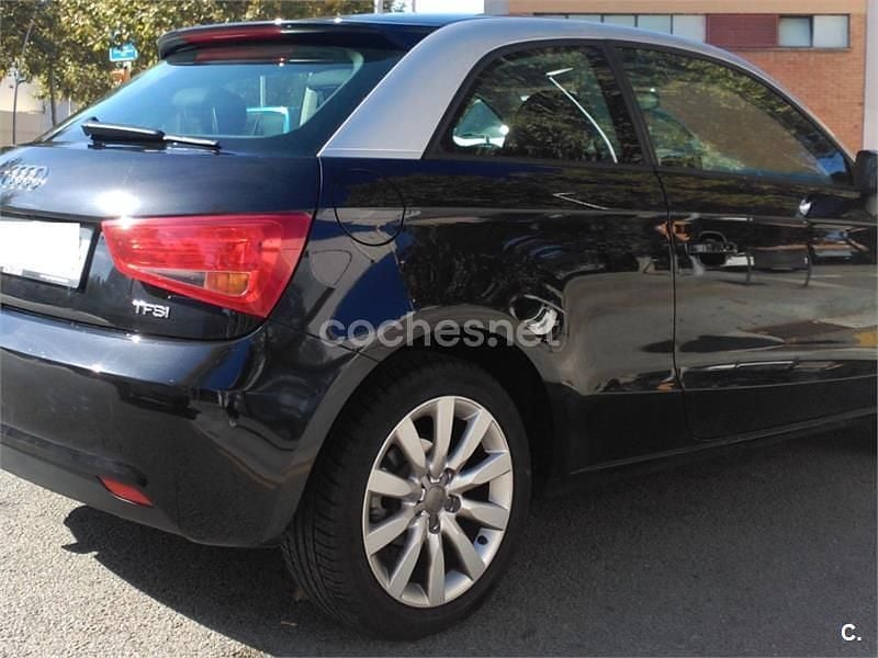Negro Usado 2014 Audi A1 Attraction Berlina | 11.900 € (Precio justo) - Imagen 1/4