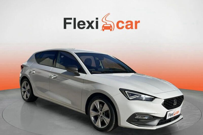 Blanco Usado 2022 Seat Leon FR Berlina | 20.490 € (Precio justo) - Imagen 1/4