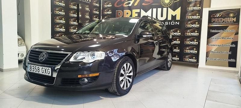 Usado VW Passat 110 CV (80 kW) 2010 Negro Familiar