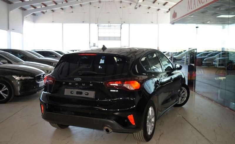 Usado Ford Focus Active 125 CV (91 kW) 2022 Negro Utilitario