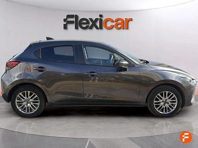 Usado Mazda 2 Edition 90 CV (66 kW) 2022 Gris Berlina