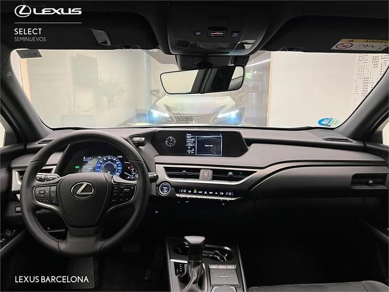 Usado Lexus UX 184 CV (135 kW) 2021 Gris SUV