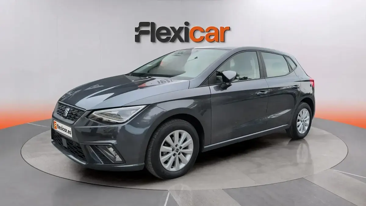 Usado Seat Ibiza Style 80 CV (58 kW) 2023 Gris Utilitario