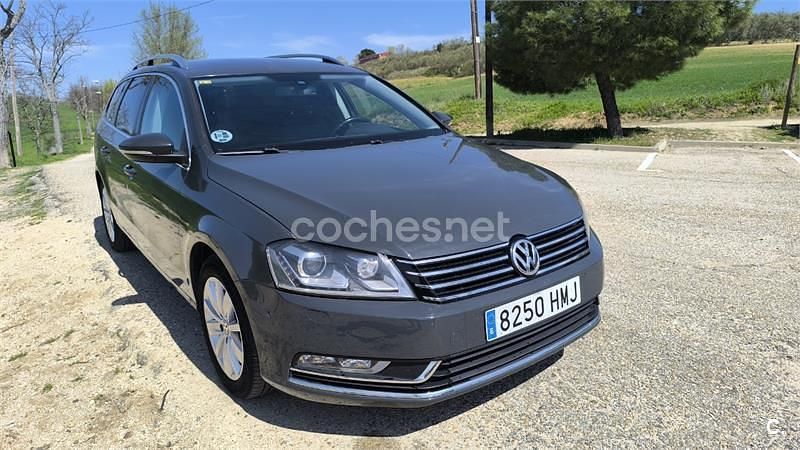 Usado VW Passat Edition 140 CV (102 kW) 2012 Gris / plata Familiar