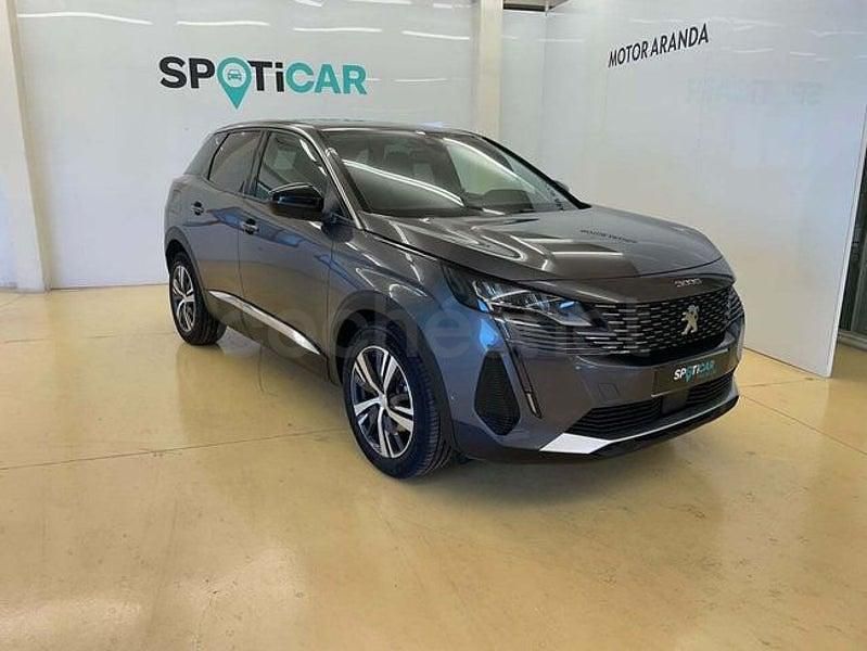 Usado Peugeot 3008 Allure 130 CV (95 kW) 2023 Gris / plata SUV