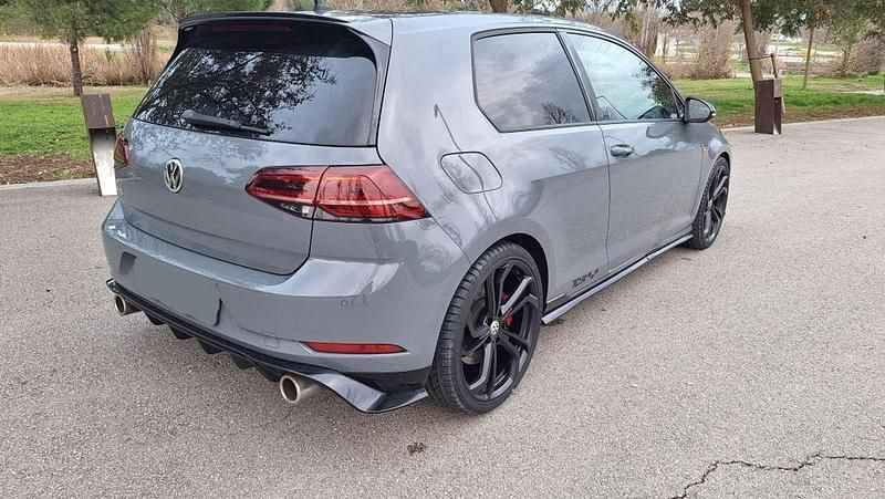 Usado VW Golf VII GTI 290 CV (213 kW) 2019 Gris Utilitario