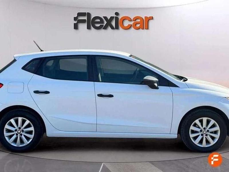 Usado Seat Ibiza Style 95 CV (69 kW) 2018 Blanco Utilitario