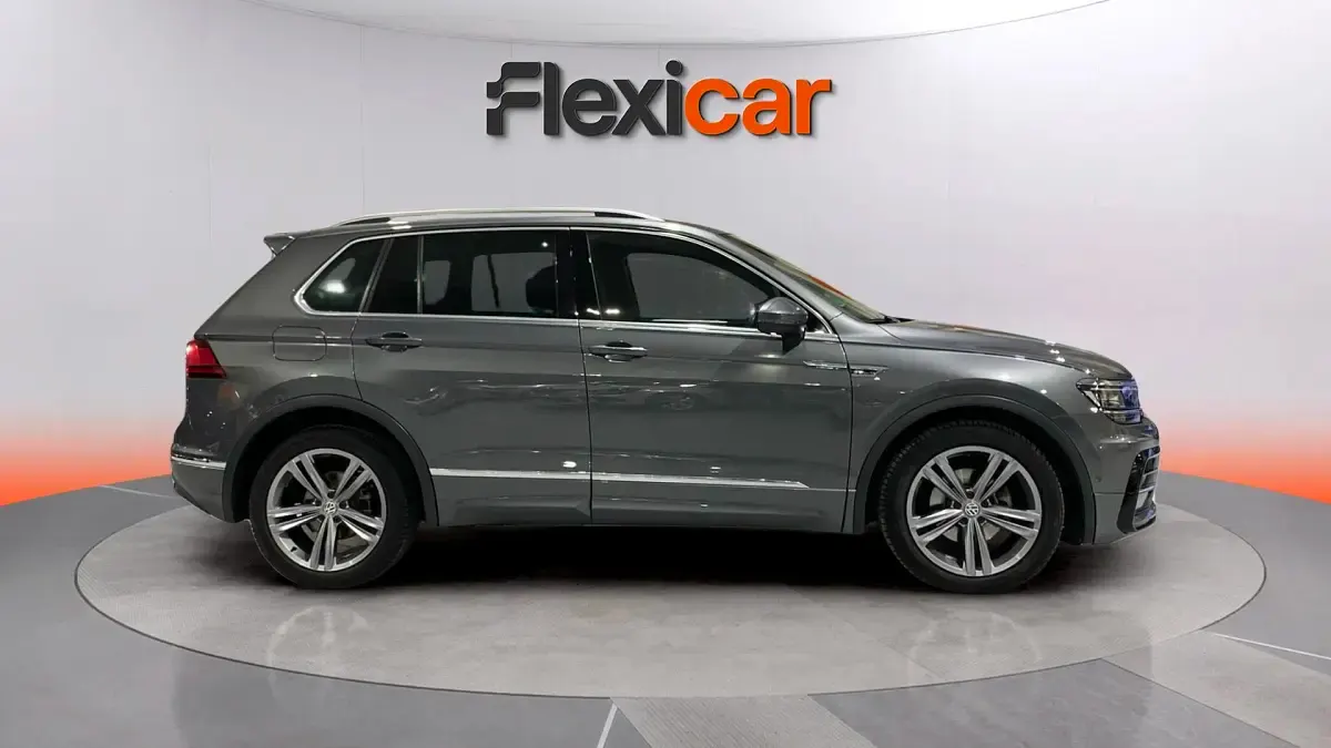 Usado VW Tiguan R-line 150 CV (110 kW) 2020 Gris SUV