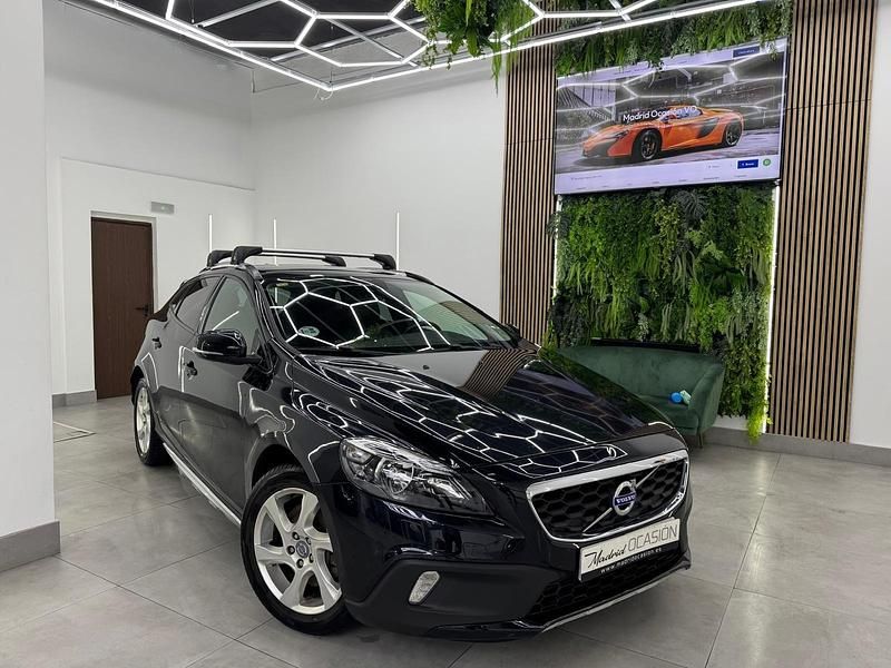 Negro Usado 2013 Volvo V40 CC Summum Familiar | 10.490 € (Precio justo) - Imagen 1/4