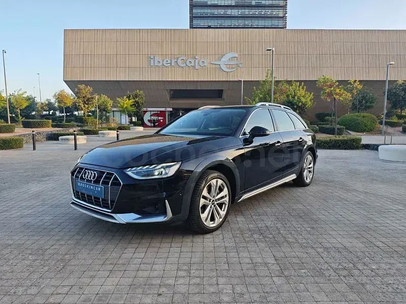 Usado Audi A4 Allroad Ambiente 204 CV (150 kW) 2023 Negro Familiar