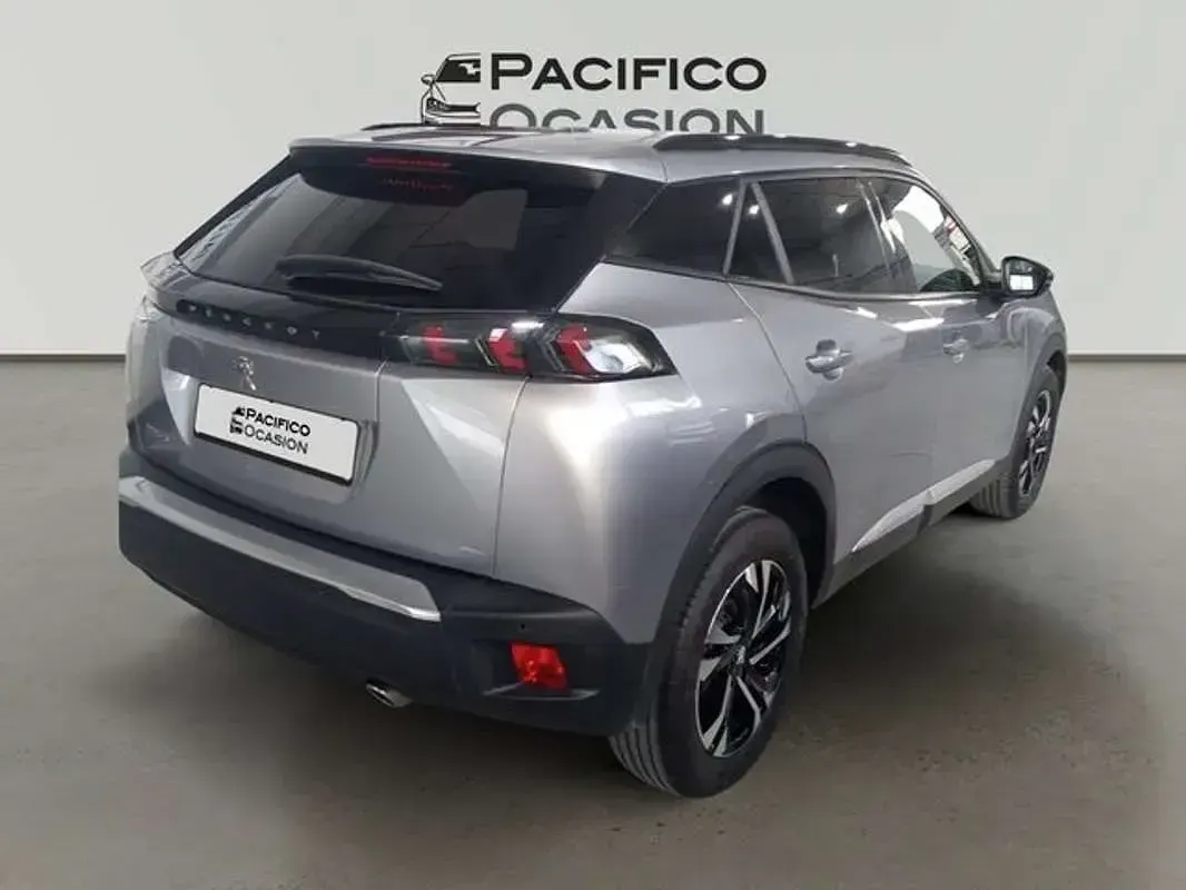 Usado Peugeot 2008 Allure 131 CV (96 kW) 2023 Gris SUV