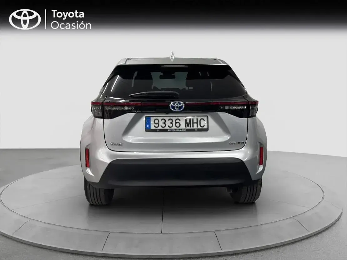 Usado Toyota Yaris Style 116 CV (85 kW) 2023 Gris àgata Utilitario