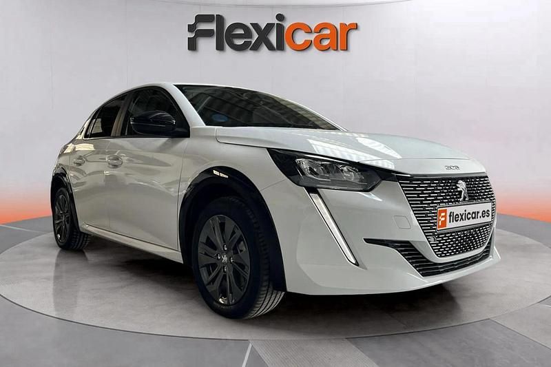 Blanco Usado 2023 Peugeot 208 Active Utilitario | 14.790 € (Super precio) - Imagen 1/4
