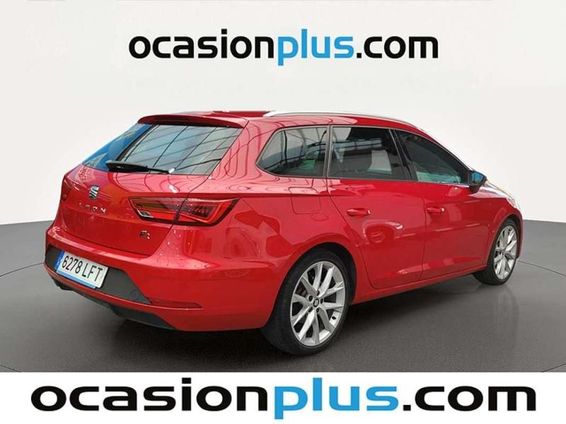 Usado Seat Leon ST FR 150 CV (110 kW) 2020 Rojo Familiar