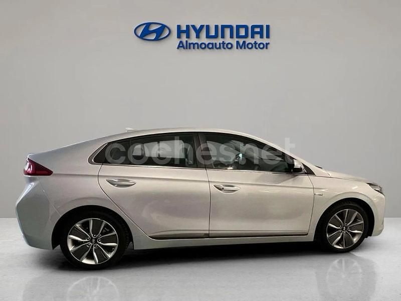 Usado Hyundai Ioniq Style 141 CV (103 kW) 2017 Gris / plata Utilitario