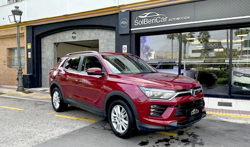 Rojo Usado 2021 Ssangyong (KGM) Korando Limited SUV | 19.900 € - Imagen 1/4