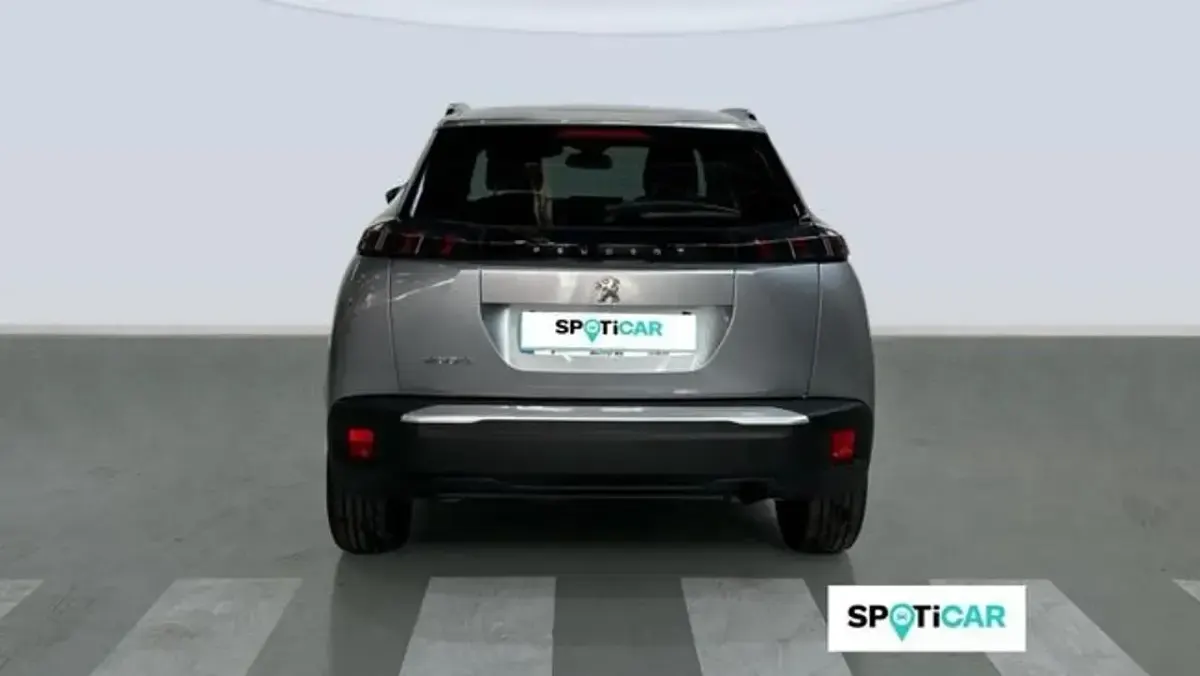 Usado Peugeot 2008 Allure 101 CV (74 kW) 2022 Gris SUV