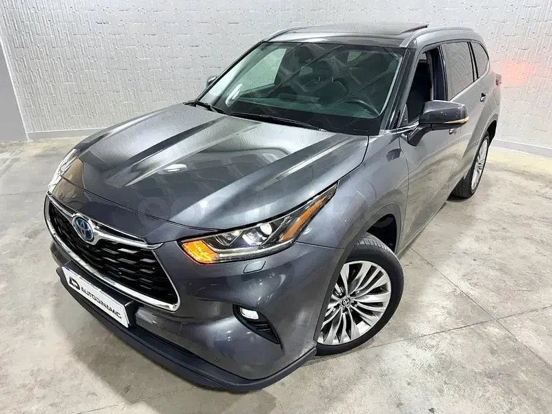 Usado Toyota Highlander Advance 248 CV (182 kW) 2024 Gris / plata SUV