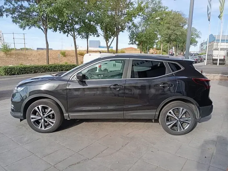 Usado Nissan Qashqai N-Connecta 115 CV (84 kW) 2020 Negro SUV