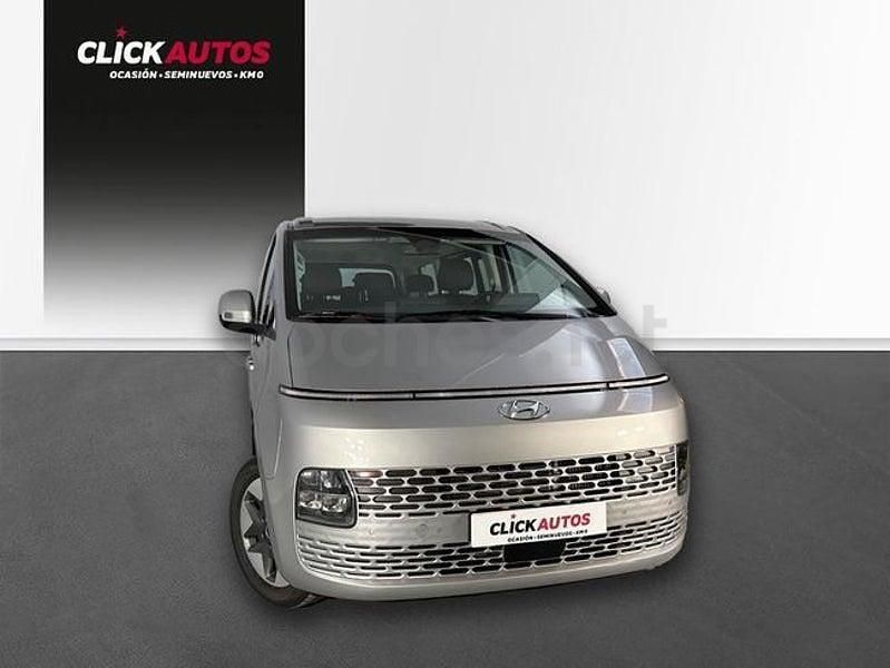 Usado Hyundai Staria 177 CV (130 kW) 2023 Gris / plata Monovolumen
