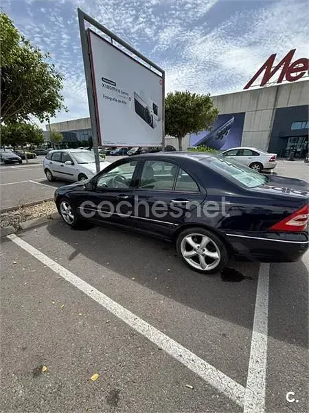 Usado Mercedes C240 Elegance 170 CV (125 kW) 2002 Azul Berlina