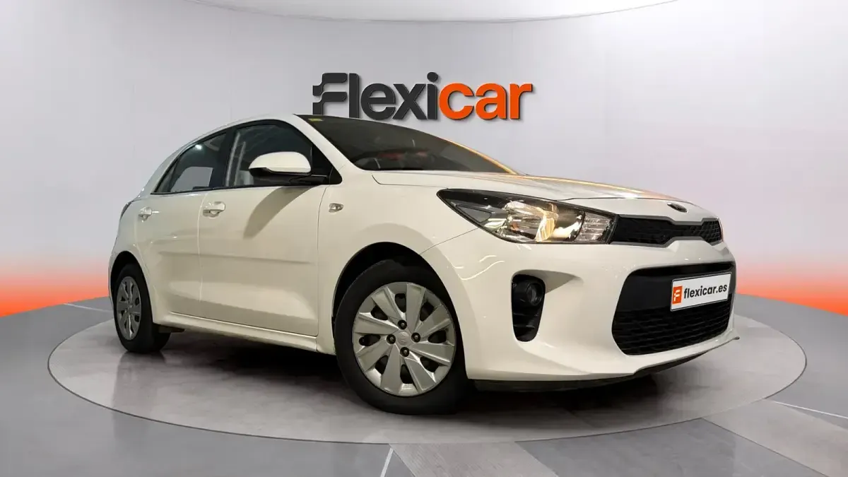 Usado Kia Rio 84 CV (61 kW) 2018 Berlina