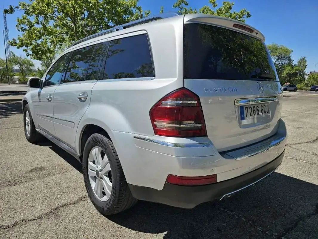 Usado Mercedes GL320 224 CV (164 kW) 2008 Plateado SUV