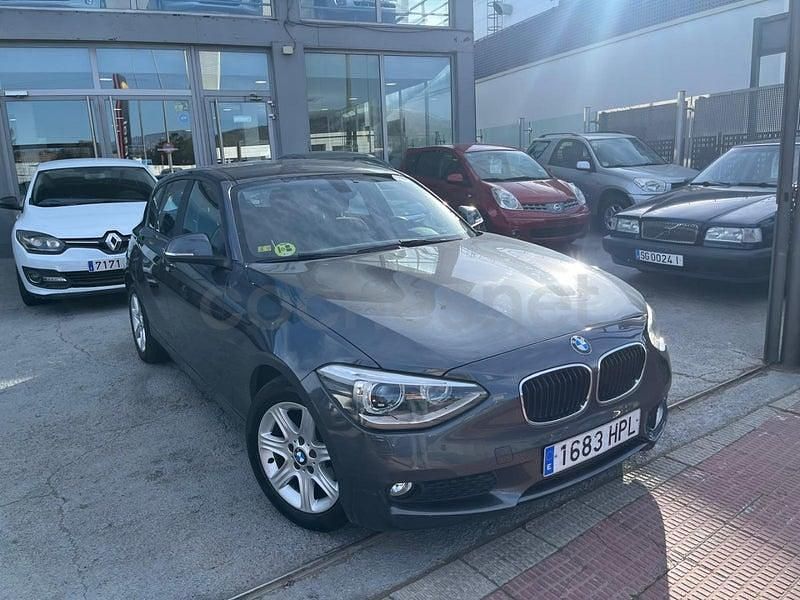 Usado BMW 114 95 CV (69 kW) 2014 Gris / plata Utilitario
