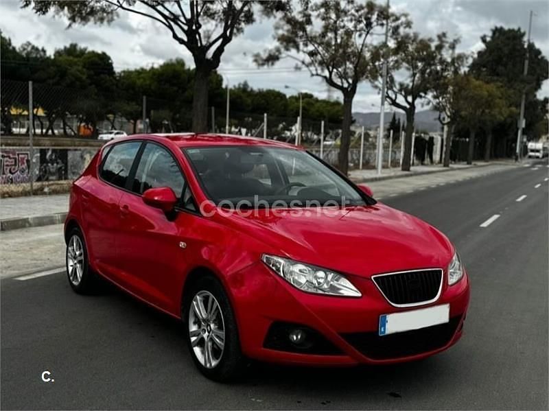 Usado Seat Ibiza Sport 90 CV (66 kW) 2009 Rojo Berlina