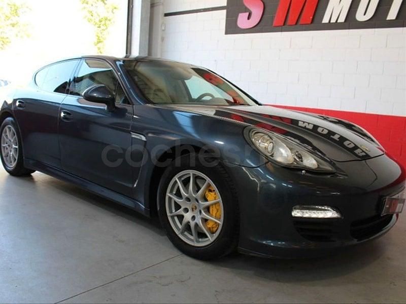 Begagnad Porsche Panamera 250 HK (183 kW) 2011 Blå Halvkombi