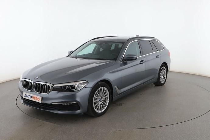 Gris / plata Usado 2020 BMW 530 Comfort Edition Familiar | 29.499 € (Precio justo) - Imagen 1/3