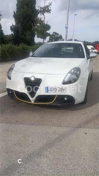 Blanco Usado 2014 Alfa Romeo Giulietta Sprint Utilitario | 6800 € (Precio justo) - Imagen 1/4