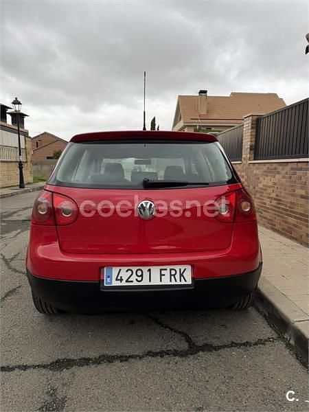 Usado VW Golf V Highline 105 CV (77 kW) 2007 Rojo Berlina