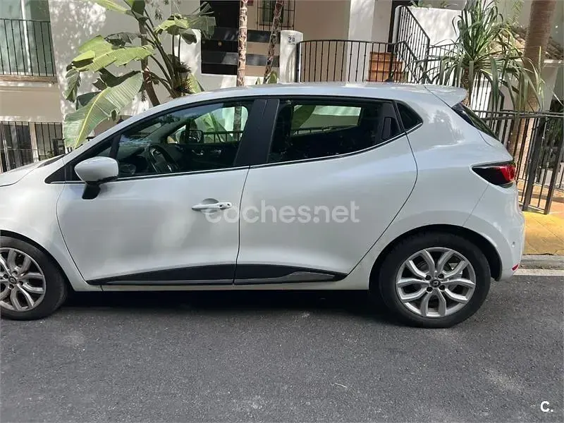 Usado Renault Clio IV Zen 90 CV (66 kW) 2018 Blanco Berlina