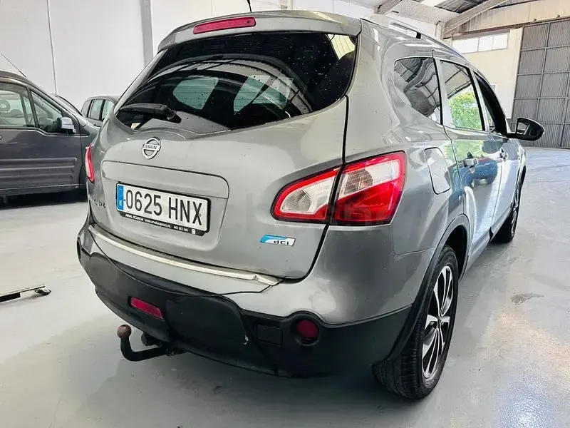 Usado Nissan Qashqai +2 360º 130 CV (95 kW) 2013 Gris / plata SUV