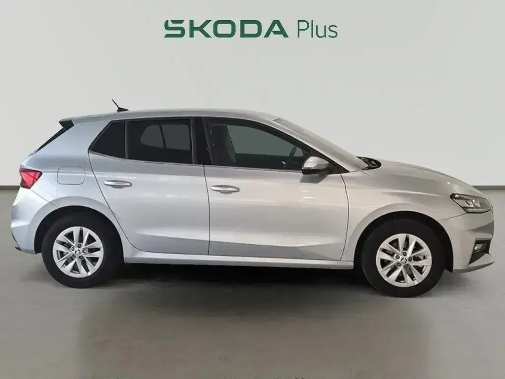 Nuevo Skoda Fabia Selection 115 CV (84 kW) 2025 Gris Utilitario