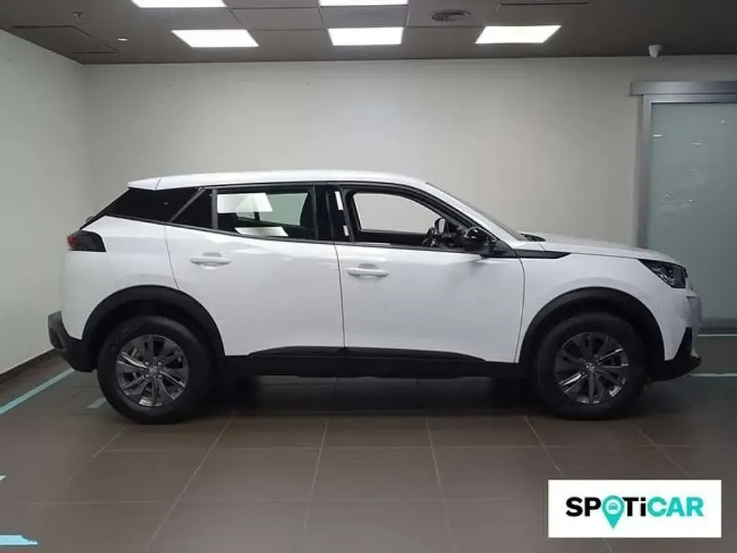 Usado Peugeot 2008 Active 110 CV (80 kW) 2021 Blanco SUV