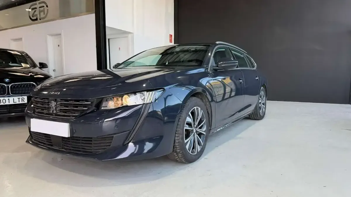 Usado Peugeot 508 SW Active 131 CV (96 kW) 2021 Azul Familiar