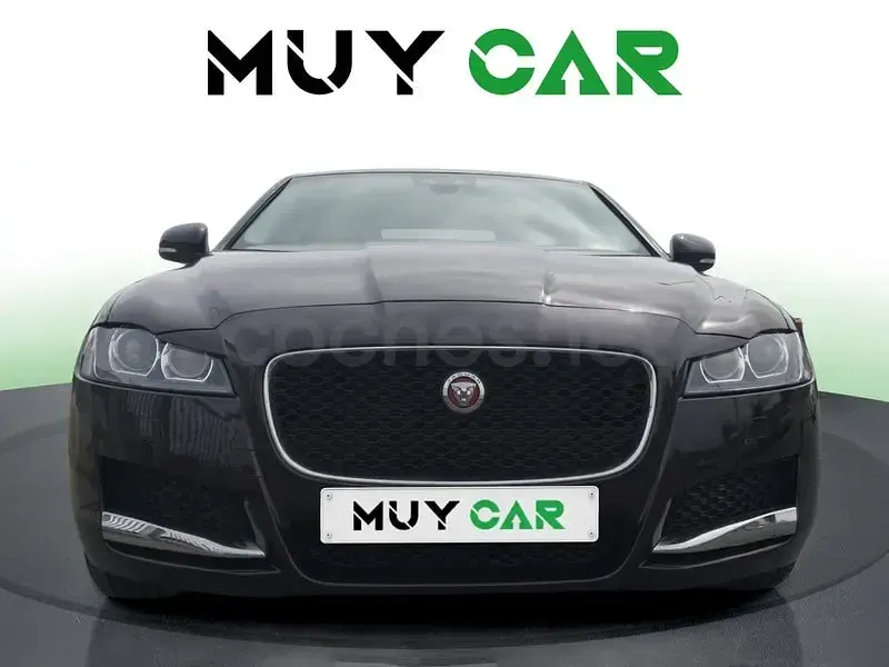 Usado Jaguar XF Prestige 180 CV (132 kW) 2019 Rojo Berlina