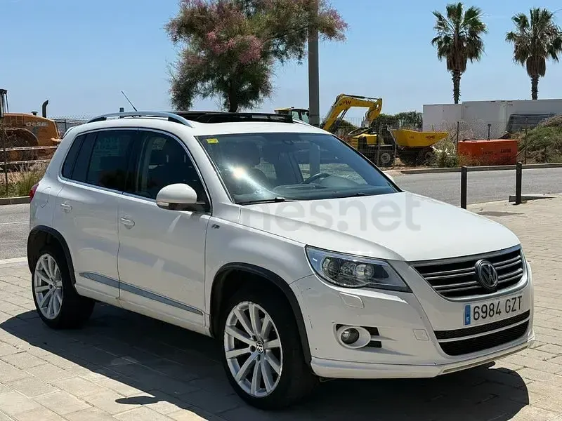 Usado VW Tiguan R-line 140 CV (102 kW) 2010 Blanco SUV