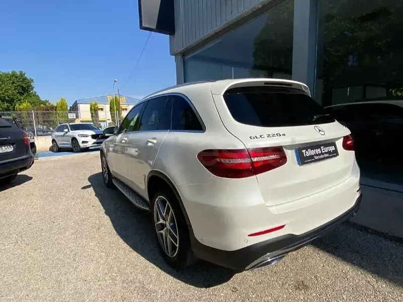 Usado Mercedes GLC220 AMG line 170 CV (125 kW) 2016 Blanco SUV