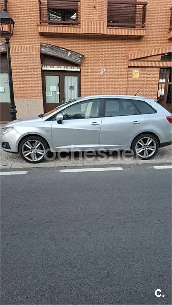Usado Seat Ibiza ST Copa 105 CV (77 kW) 2012 Gris / plata Familiar