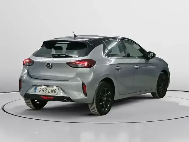 Usado Opel Corsa GS Line 100 CV (73 kW) 2021 Gris Utilitario