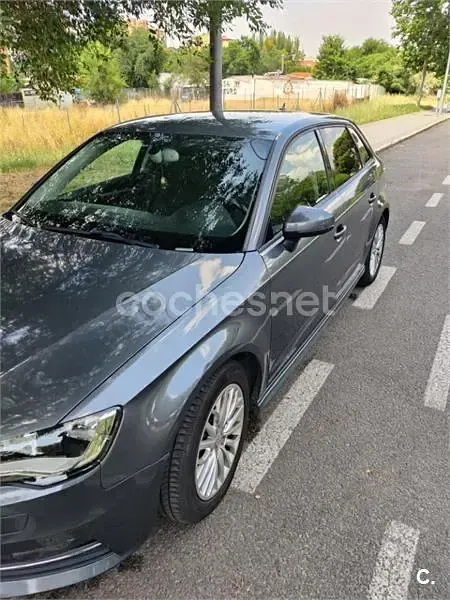 Usado Audi A3 110 CV (80 kW) 2015 Gris / plata Berlina