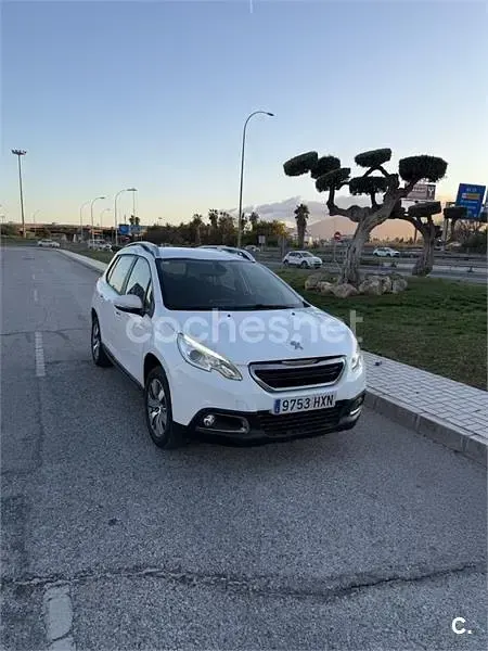 Usado Peugeot 2008 Active 92 CV (67 kW) 2014 Blanco SUV
