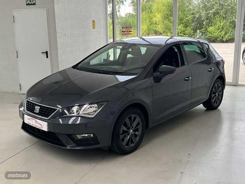 Usado Seat Leon Style 131 CV (96 kW) 2019 Gris Familiar