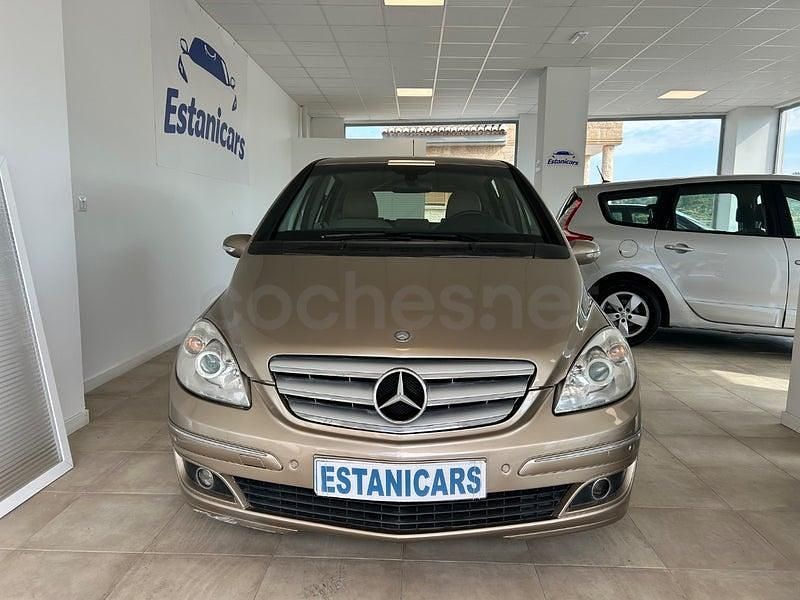 Usado Mercedes B180 109 CV (80 kW) 2007 Beige Monovolumen