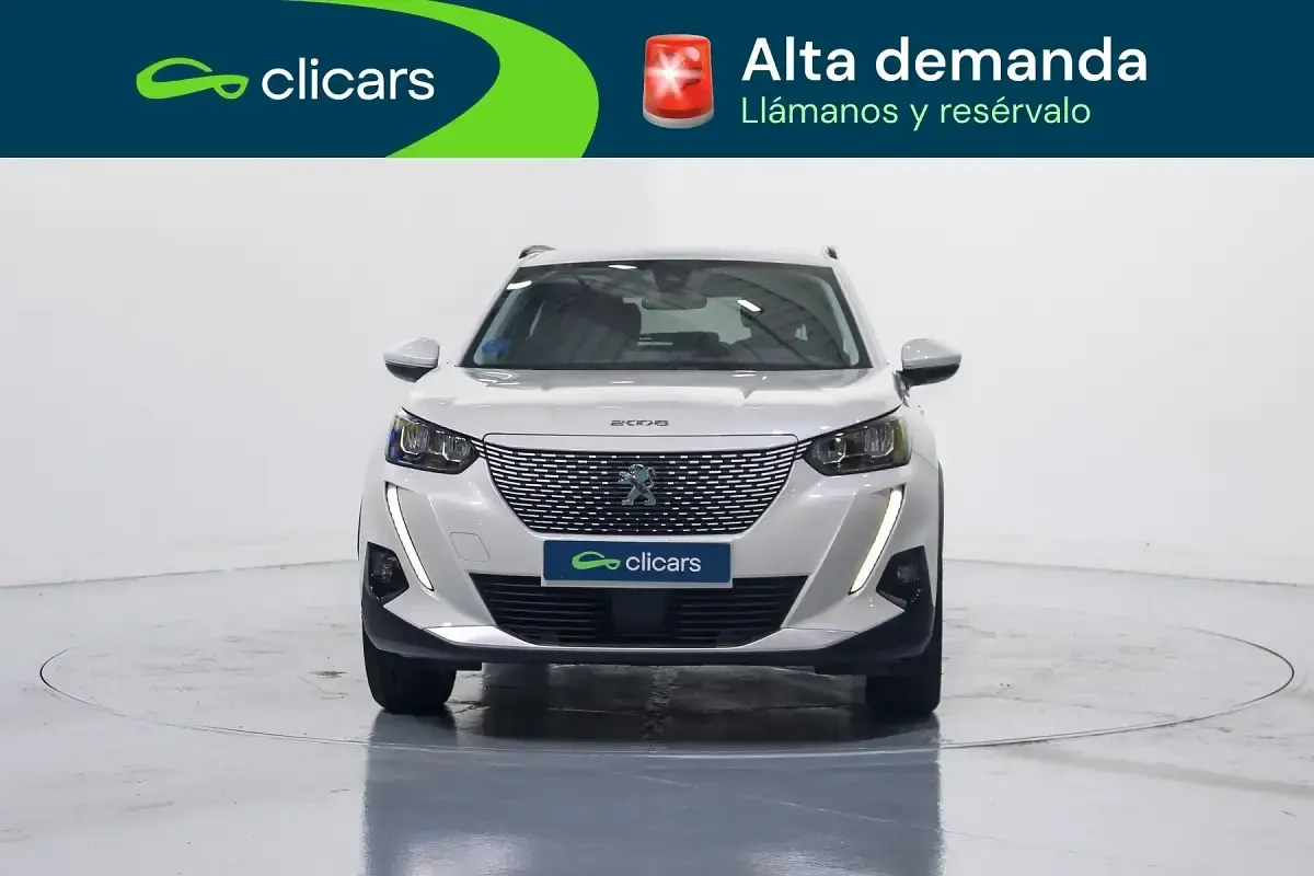 Usado Peugeot e-2008 Allure 100 kW (136 CV) 2021 Blanco SUV