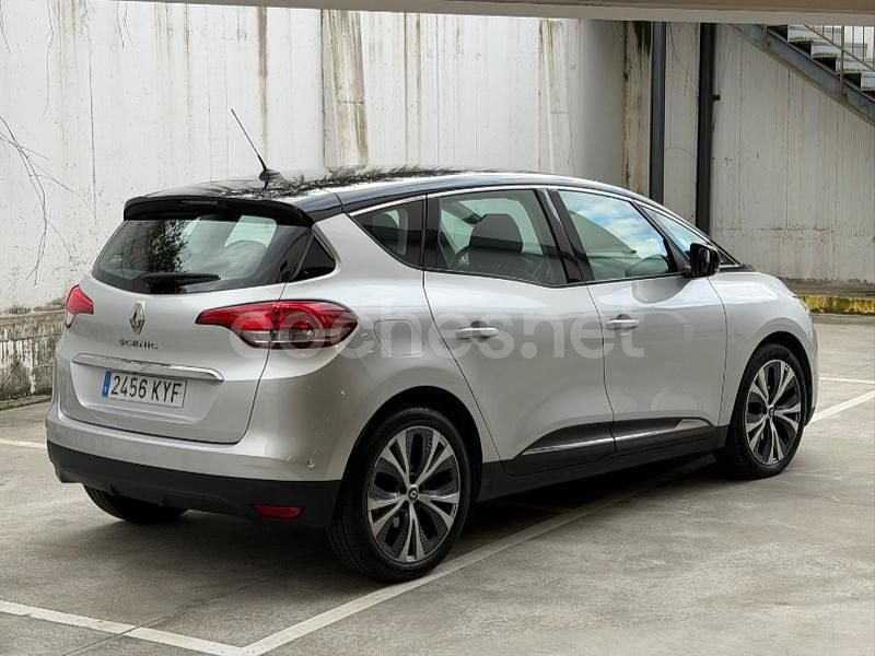 Usado Renault Scénic IV Zen 140 CV (102 kW) 2019 Gris / plata Monovolumen